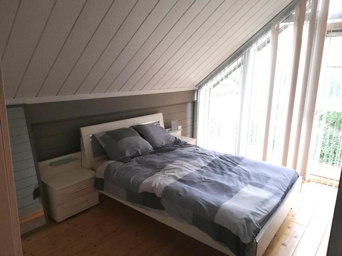 Maison 3 Chambres A 200 M De La Plage Des Lacs De L Eau D Heure Froid-Chapelle エクステリア 写真