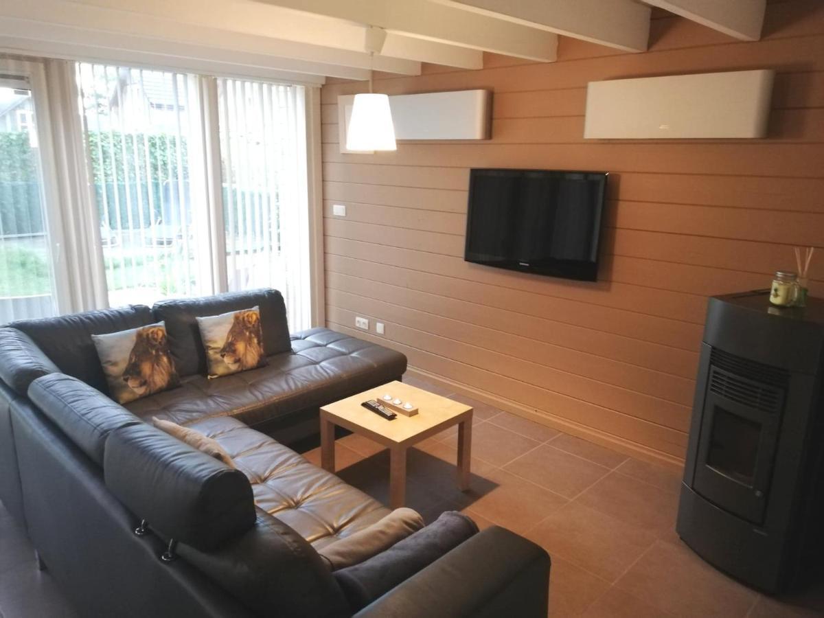 Maison 3 Chambres A 200 M De La Plage Des Lacs De L Eau D Heure Froid-Chapelle エクステリア 写真